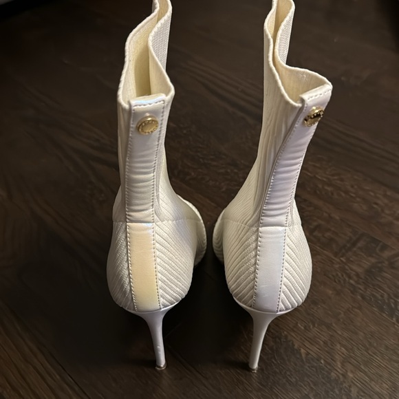 Steve Madden White Knit Forgo Pull On Peep Toe Heel size 9.5 (size 9 fit) - Picture 5 of 11